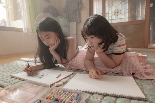 Hai nữ chính trong phim điện ảnh Tri kỷ có tình bạn đẹp.